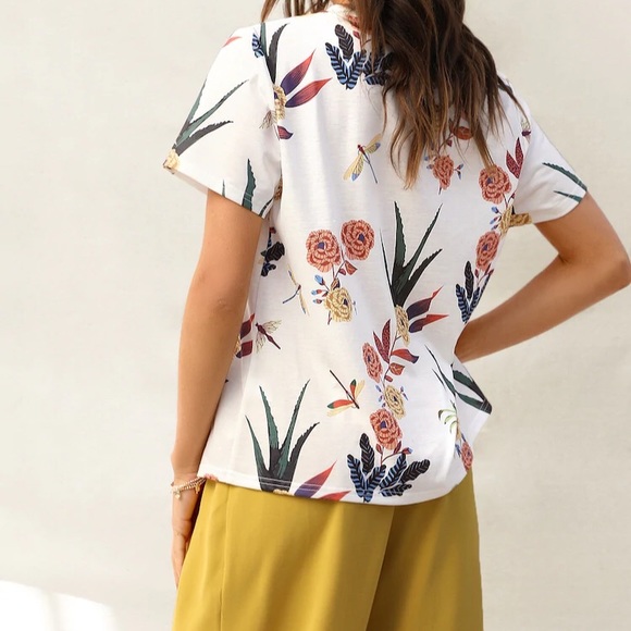 💕Host Pick💕Amy floral and plant blouse - Picture 3 of 4